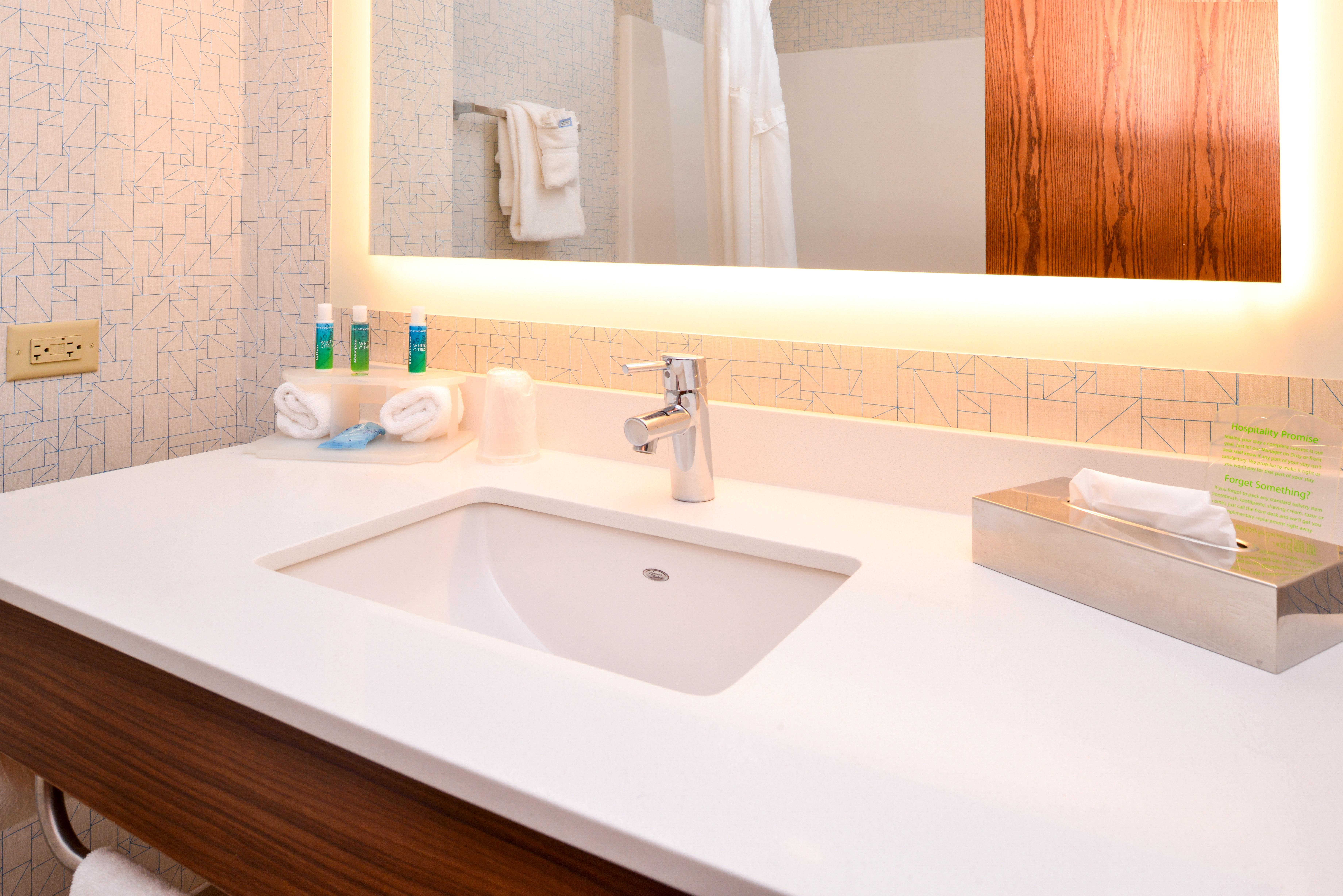 Holiday Inn Express Hotel & Suites Urbana-Champaign-U Of I Area By Ihg Екстериор снимка