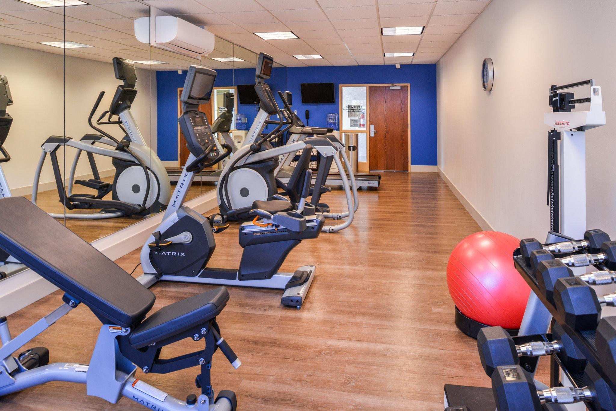 Holiday Inn Express Hotel & Suites Urbana-Champaign-U Of I Area By Ihg Екстериор снимка