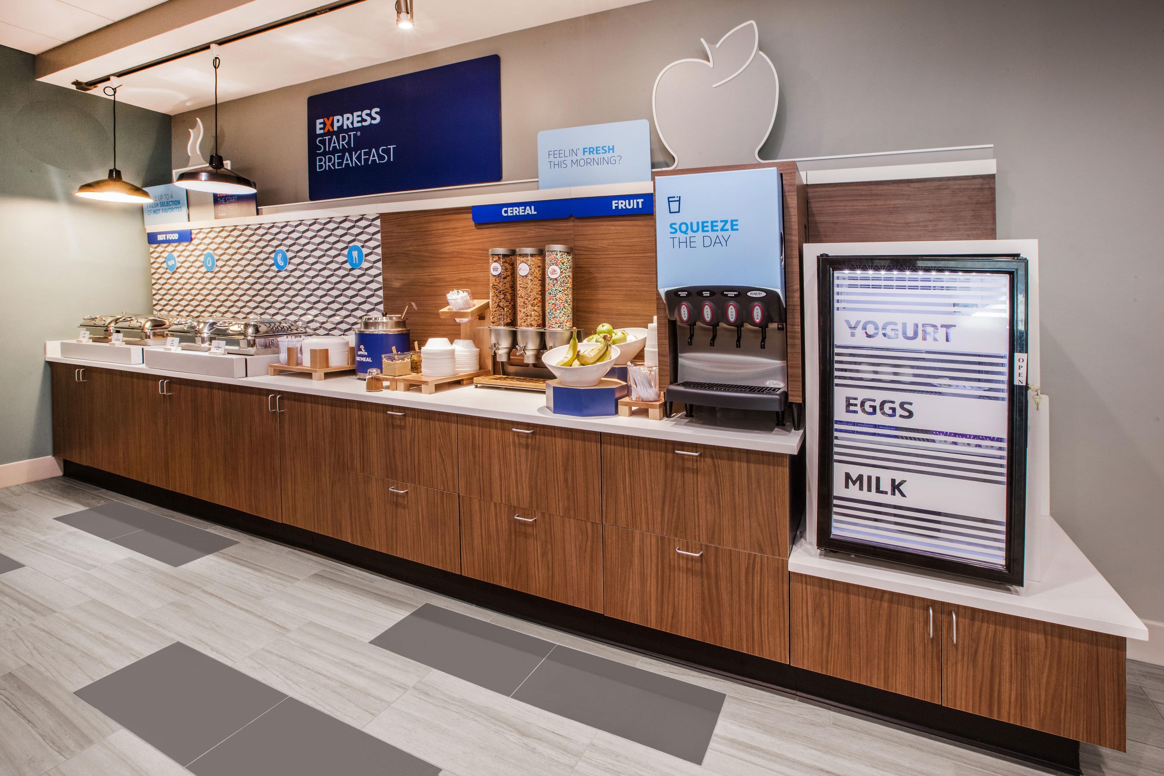 Holiday Inn Express Hotel & Suites Urbana-Champaign-U Of I Area By Ihg Екстериор снимка