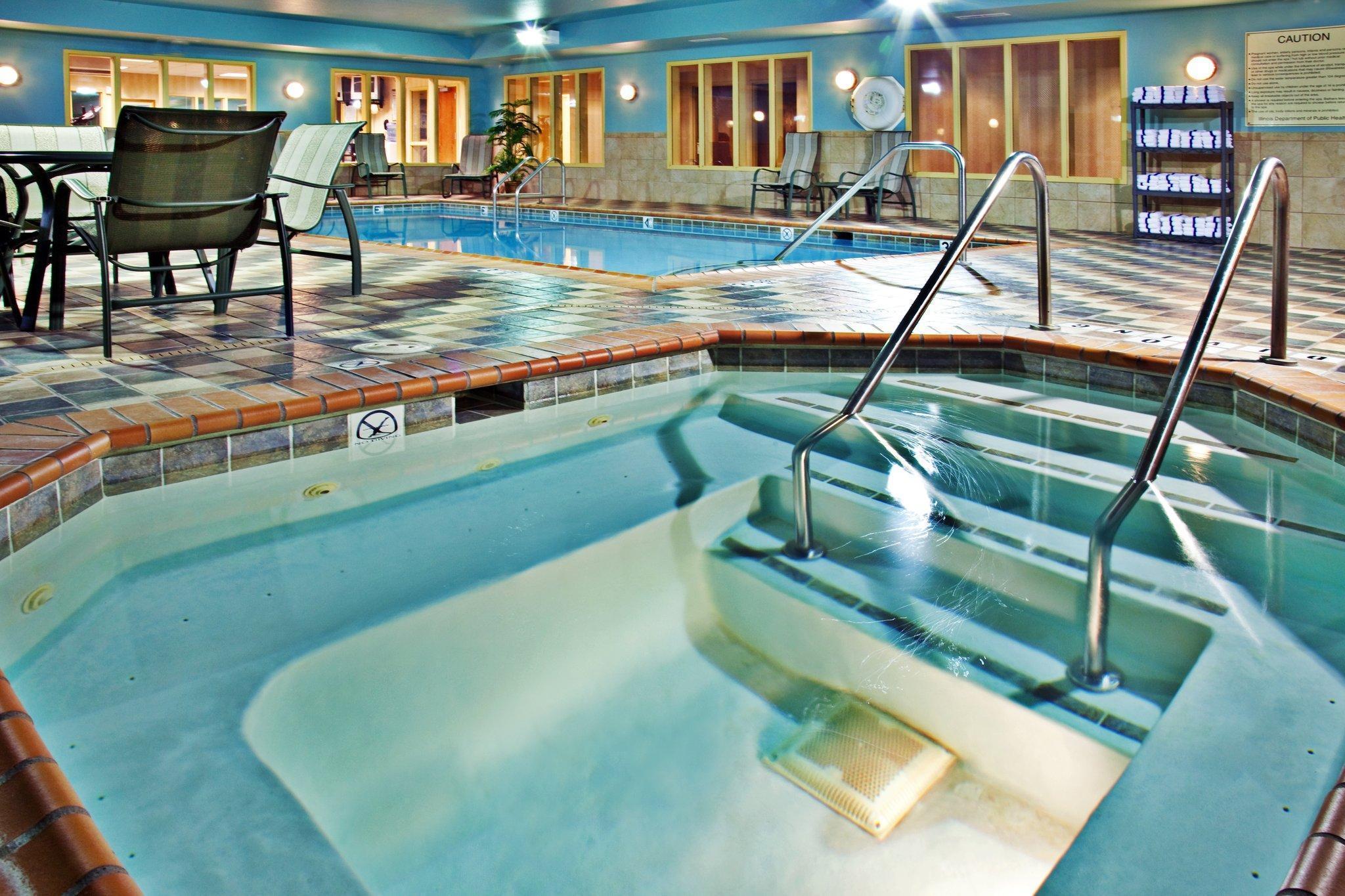 Holiday Inn Express Hotel & Suites Urbana-Champaign-U Of I Area By Ihg Екстериор снимка