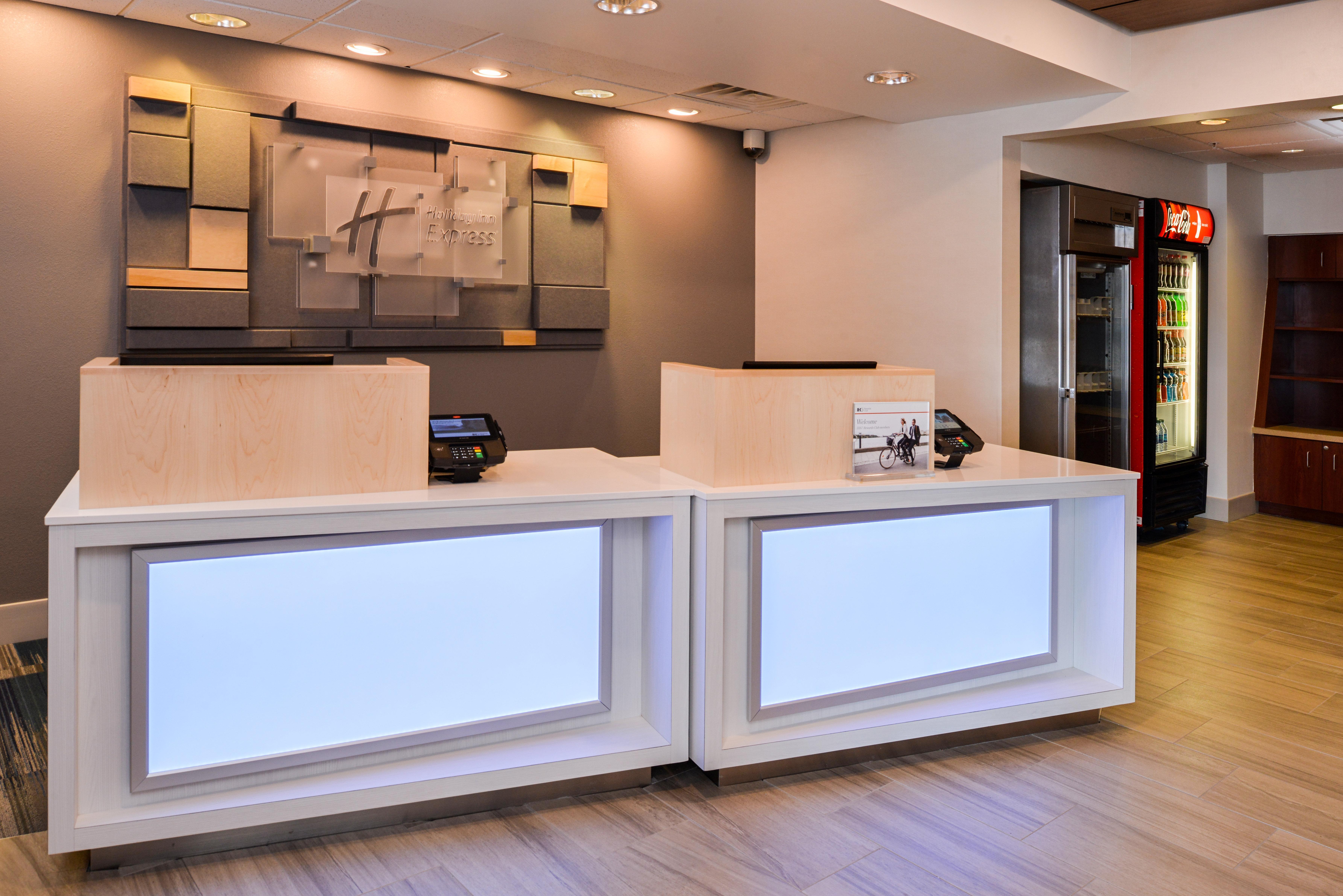 Holiday Inn Express Hotel & Suites Urbana-Champaign-U Of I Area By Ihg Екстериор снимка