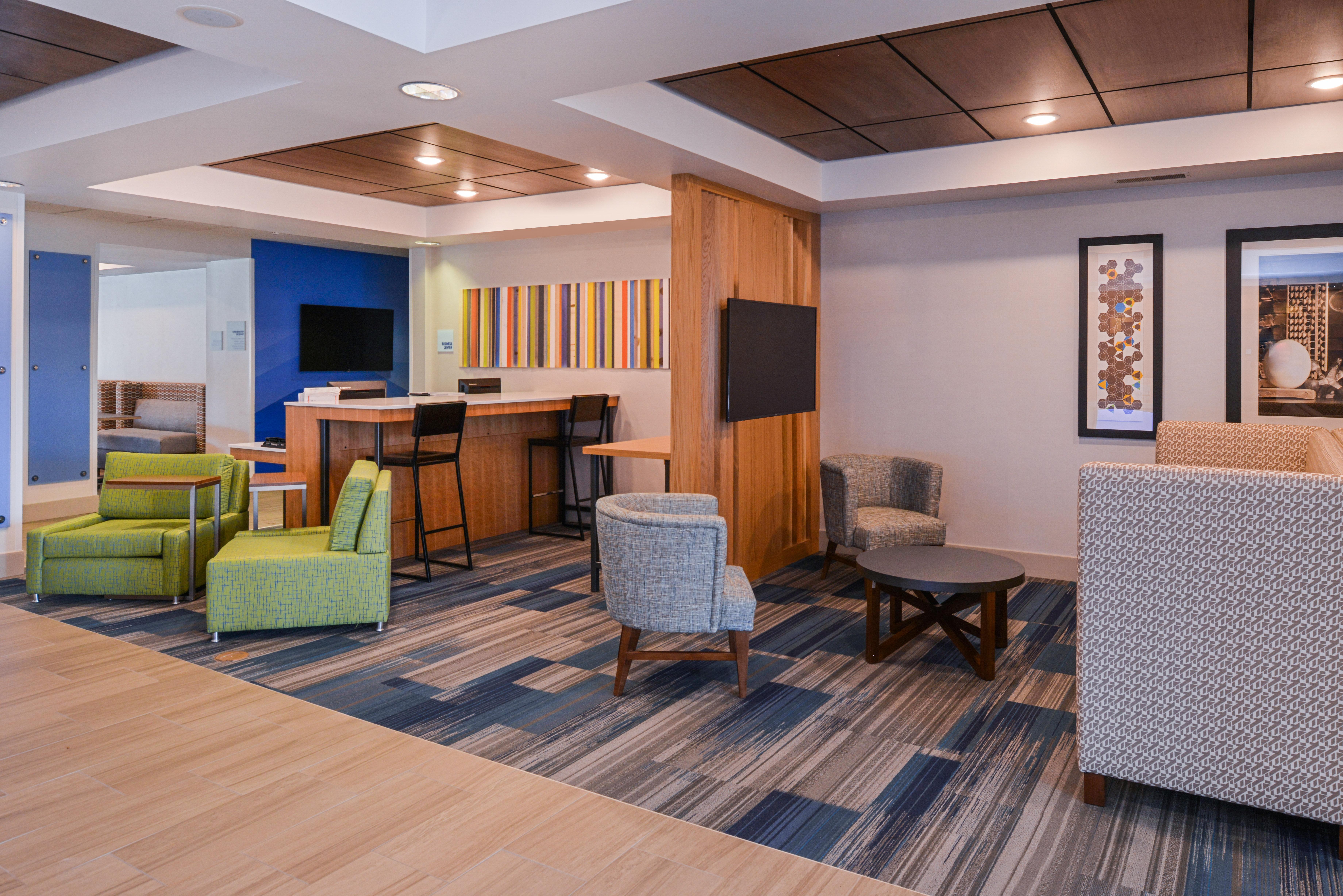 Holiday Inn Express Hotel & Suites Urbana-Champaign-U Of I Area By Ihg Екстериор снимка