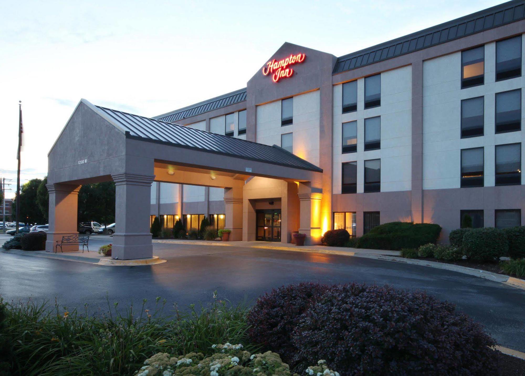 Holiday Inn Express Hotel & Suites Urbana-Champaign-U Of I Area By Ihg Екстериор снимка