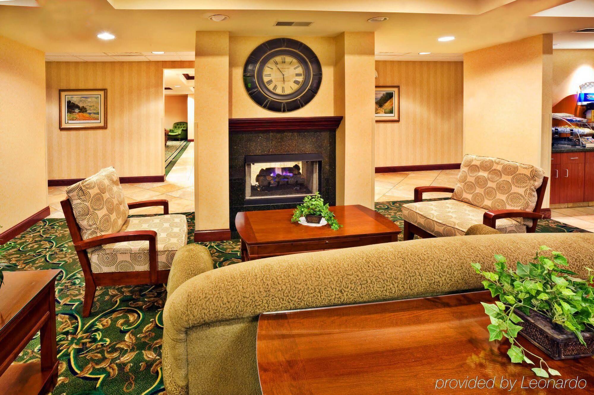 Holiday Inn Express Hotel & Suites Urbana-Champaign-U Of I Area By Ihg Екстериор снимка